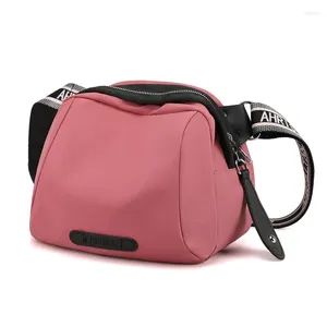 Bolsas de ombro tendência versátil bolsa crossbody para mulheres 2024 mulheres uma concha maquiagem lona mensageiro mamãe