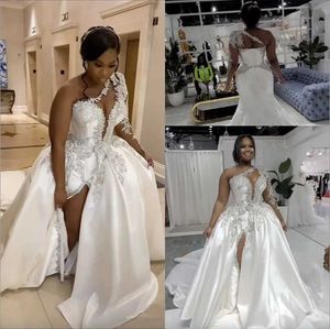 2023 Bianco Plus Size Arabo Aso Ebi Cristalli Abito da sposa Alta Split scintillante ragazza nera Una spalla Sexy Abiti da sposa in raso