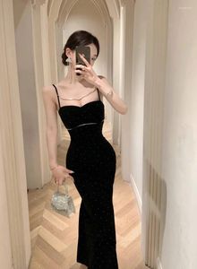 Lässige Kleider Süßes Mädchen Samt Pailletten Slim Fitting Strap Kleid für Damen Winter Sexy Bottom Mermaid Lange Mode Weibliche Kleidung