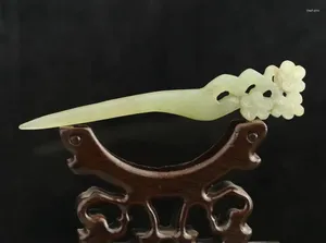 Dekorativa figurer Gamla naturliga Hetian Jade handskrovade staty av blommfrisör