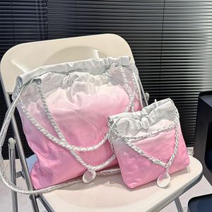 Moda stili trend tasarımı, asil mizaç deri kadın gradyan renk çöp çantası güzel dekore edilmiş çift zincirli omuz altı torbası 35cm