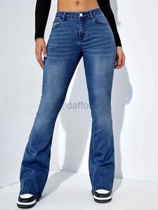 Jeans da donna 2024 Donne eleganti Jeans svasati elasticizzati con baffi Jeans skinny con fondo a campana Pantaloni a vita alta in denim Lady Sky Blue Y2K Pantaloni lunghi punk 24328