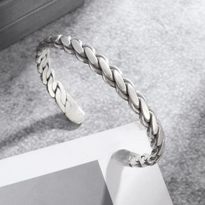 Bangle fashionabla och kreativa twist flätade öppna kvinnors armband personlighet charm trend armband tillbehör herr smycken gåvor