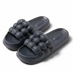 Hausschuhe mit weichem, dickem Boden für Damen, Sommer, Cartoon, rutschfeste Innensandalen für Zuhause, Bad, PVC, modische Flip-Flops H2403282628