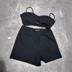 Designer-Marken-Damen-Trainingsanzüge, Bikini-Badebekleidung, neue sexy Neckholder-Tank-Shorts, stilvoller einfacher Anzug, Designer-Kleidung für Frauen