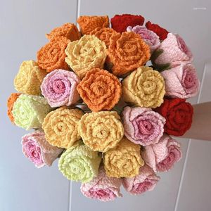 Dekoracyjne kwiaty wykończone ręcznie robione dzianina Rose sztuczny pleciony fałszywy kwiat szydełkowy bukiet dekoracja