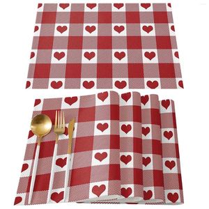 Bordduk 4PCS Valentine's Day Placemats Set av 4 för att äta bomullslinne värmemattor Hållbar tvättbar kärlek Kontrollera hemorganisatören
