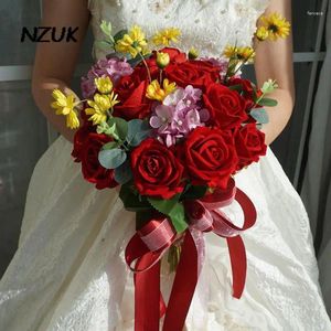 Wedding Flowers NZUK Elegant Bridal Red Bouquet Artificial Yellow Silk Rose Bride Fake Outdoor Sposa