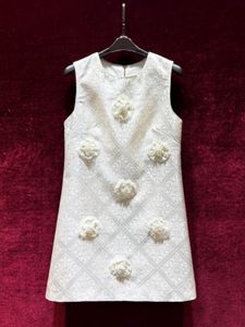 2024 Spring White Solid Color Dress Sleeveless Round Neck Jacquard Kne-Length Casual Dresses X4M2612306