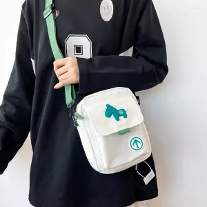 Axelväskor 2024 japansk college stil messenger väska rolig personlighet tecknad körning ponny kvinnors söta nollväska