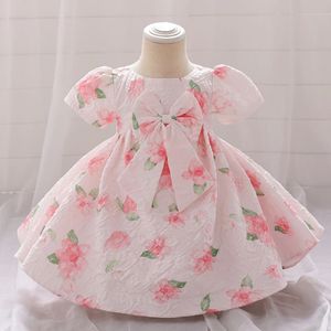 Bebek kız kız yaz elbiseleri baskılı sevimli yay çiçek prenses elbise kızlar için 1 yıllık doğum günü partisi düğün balo elbisesi 240325