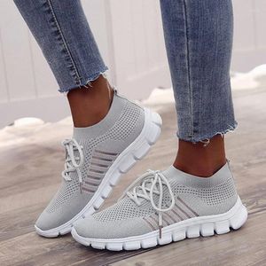 Sapatos de fitness tênis femininos respirável malha meias casuais rendas até primavera senhoras estudantes do sexo feminino vulcanizado correndo