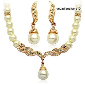 New Korean Edition Fashion and Elegant Angel Wings Pearl Necklace Neckchain Bridal Set Accessories