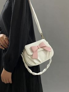 HBP PVC PU 9912VERSATILE Söt tjej päls kedja crossbody väska män klassisk leverera gata topp varumärke kinesiska modeväskor, designer messenger riktiga kvinnor s, nit typ