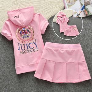 Juicy Tracksuit Neu neuer kurzärmeliger Sportbekleidung Frauen Schlanker anpassender Kleid Frühling und Herbst Casual Sports Plissee Tennisrock Zwei-teilige Trendy 5173 5173