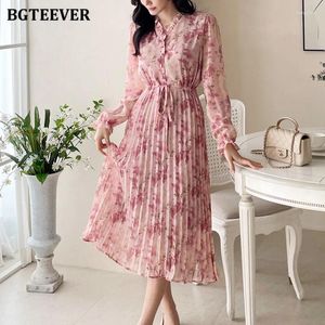 Casual Dresses BGTEEVES Fashion V-ringen Ruffles Ladies A-Line Dress Spring Summer Elegant Long Sleeve Floral Pleated for Women