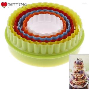 Bakningsverktyg 6 datorer runda / blommaformade degskärningsverktyg Köksgråtar Dumplings Cutter Diy Cake Plastic Fluunded Cookie Mold