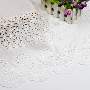 Tyg 3/5/10yard broderi Broderie Anglaise Scalloped Cotton Eyele Spets Tyg för sömnadsklänning, skjorta Material vid gården