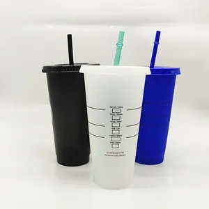 マグカップ710mlの黒い白いストローカップ蓋付きコーヒーマグ再利用可能なプラスチックウォーターカップロゴ1 PCSドロップ