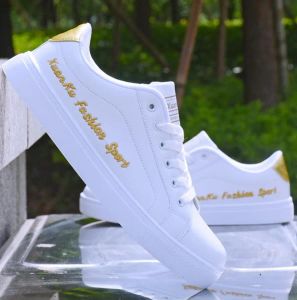 Scarpe 2021 Spring New Men White Sneakers Comfort for Mash Pull Sport Scarpe che Running Boys School Vulcanized Chaussure Homme