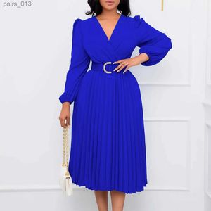 Basic Casual Dresses Large size womens new fashionable long sleeved V-neck pleated mid length dress yq240328