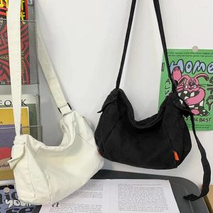 Bolsas de ombro femininas lona mensageiro casual hobos bolsa crossbody macio y2k design livro escolar unissex estilo japonês 2024
