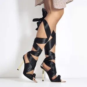 Klänningskor 2024 Cross Straps Metal Heel Sandaler Pointed Toe Solid Black Cloth Strap Super High Fashion Summer Sexy Elegant