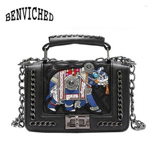 Shoulder Bags BENVICHED 2024 Retro Rivets Small Square Package Female Chain Lock Handbag Fashion Women Bag Messenger L031