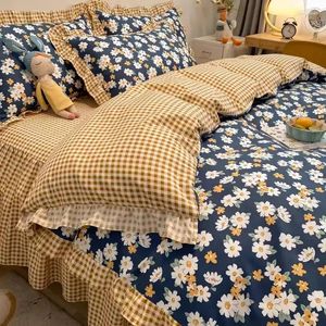 Bedding Sets Coarse Grid High-end Embellishment Flower Four Piece Set Brushed All Cotton Autumn And Winter Light Luxury Simple Pur