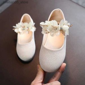 Sandals Girls shoes childrens wedding princess school shoes childrens summer rhinestone flower student sandals fashion apartment 2023 new G26 Q240328