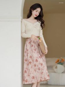 Vestidos de trabalho francês vintage 2 peça conjunto para mulheres ol outfits senhora casual arco com decote em v malha superior rosa impressão retro saia define elegante outono