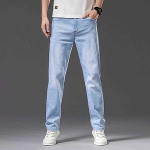 Jeans masculinos Plus Size 40 42 44 Mens Light Blue Jeans Primavera / Verão Solto Reto de Alta Qualidade Elástico Fino Calças Jeans Mens Roupas de Marca J240328