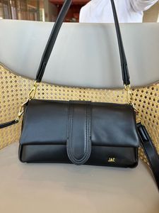 Womens Purse Designer Bag Axel Påsar Fashion Luxury Handväska läder crossbody tote i flera färger Retro högkvalitativa plånböcker