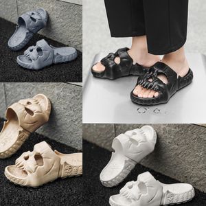 Fashions Skeleton Slippers Mems Shoes Indoor and Outdoor Thick Soled Soled Soled Non-Slip Sandals Designer Sandals Gai