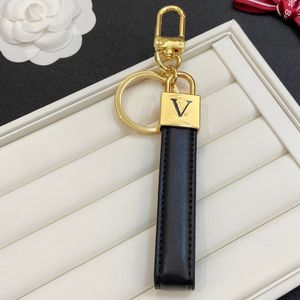 Handmade Designer Keychain V Letter Key Chain Buckle Keychains Lovers Keyring Pendant Accessories 5 Color