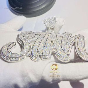 Gioielli hip-hop Bling Moissanite Diamante Personale Solido Sier Realizzato dall'uomo con nome personalizzato lungo Ciondolo ghiacciato