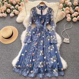 Casual Dresses Runway Luxuriy Flower Hollow Out Brodery Dress Women's Spring Autumn Long Sleeve Fashion Lace Splicing Mesh Party