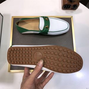 39 Model män sommarläder designer loafers casual skor andningsbara män sneakers 2024 mode komfort manlig utomhus svart gummi platt män skor