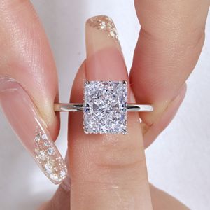 S925 prata esterlina alto carbono strass anel feminino quadrado gelo flor corte 8 10 anel de pedras preciosas europeu e americano simpl259m