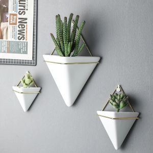 Sadzarki wiszące wazon wazon nordycki geometryczny trójkąt ceramiczny montowany na garnku zakręcony uchwyt roślinny do dekoracji domu w domu