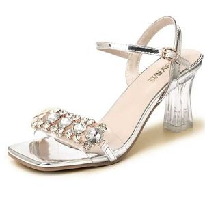 Sandały 2023 Eleganckie złote i srebrne damskie wysokie obcasy Water Diamond Deisgn przezroczyste buty ślubne seksowne impreza H240328K9ks
