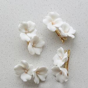 SLBRIDAL Handmade Ins Style Alloy Ceramic Flower Crystal Bridal Hair Clip Barrettes Wedding Headpieces Women Hair Accessories 240315