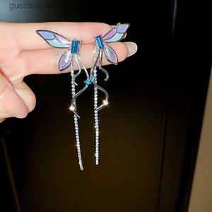 Charm Butterfly Wings Küpe Kadınlar İçin Küpe Moda Uzun Kakma Rhinestone Tassel Damla Küpe Mizaç Estetik Aksesuarları Y240328