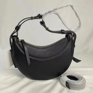 Lyxväska crossbody väska underarmväska halvmåne väska designer väska rutig väska läder väska stilig kvinnors väska delikat väska