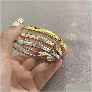 Bangle Designer Jóias Co Alta Versão V-Gold Lock Pulseira para Mulheres Novo Estilo Luz Luxo Moda Meio Diamante FL U-Shaped Drop Otwfs