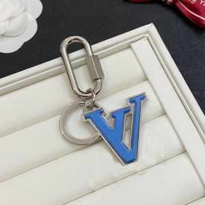 Designer Keychain Colorful V Letter Key Chain Buckle Keychains Lovers Keyring Pendant Accessories For Men Women