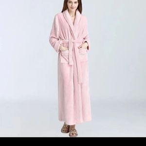 2024 New men's and women's matching home robes Soft fluffy cotton shawl collar pajamas designer luxury vintage bathrobes tn