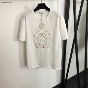 T-Shirt Tasarımcı Kadın Markalı Giyim Kadınları Yaz Top Moda Yanlış Versiyon İşlemeli Mektup Logo Kısa Kollu Bayanlar Gömlek Asya Boyut S-L MAR 28