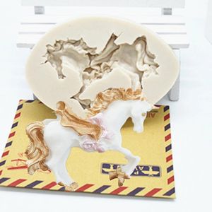 Baking Moulds Trojan Fondant Molds Carousel Horse Cake Decoration Tools Silicone Resin Mold Chocolate DIY Kitchen Accessories Tool M378