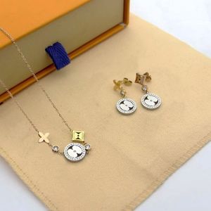 Europe America Fashion Style Jewelry Sets Lady Women Gold Silver-colour Hardware Hollow Out Setting Diamond Pendant Idylle Necklac2074